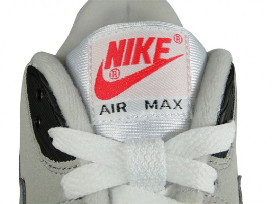 nike-air-max-90-infrared-euro-release-01