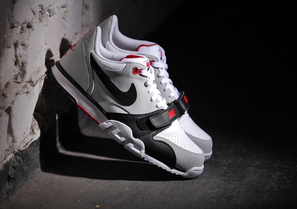nike hyperfuse air trainer 1 low white black red 1024x719