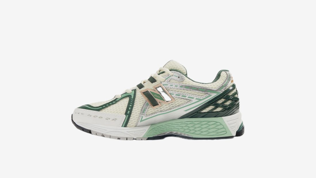 The Doernbecher Nike Kyrie 2s strap reads Loves Mom on the left shoe