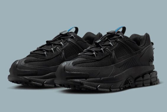 preview nike zoom vomero roam triple black 6 565x378 c default